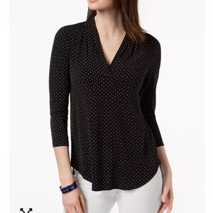 Charter Club Black & White Polka Dot V-Neck Top. Sz MED.  EUC!